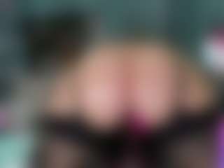 Live cam show with -R-A-R-E- - Shaved Pussy Mature on Dare Cams