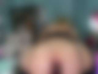 -R-A-R-E-'s Live Sex Cam Show
