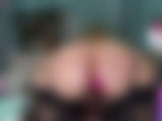 -R-A-R-E-'s Live Sex Cam Show