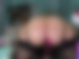 -R-A-R-E-'s Live Sex Cam Show
