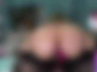 Live cam show with -R-A-R-E- - Shake on Camsoda