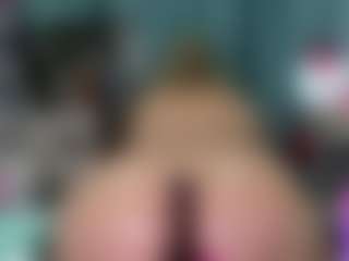 -R-A-R-E-'s Live Sex Cam Show