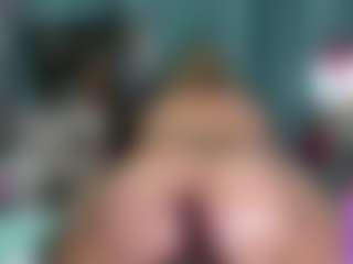 -R-A-R-E-'s Live Sex Cam Show