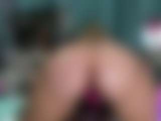 -R-A-R-E-'s Live Sex Cam Show