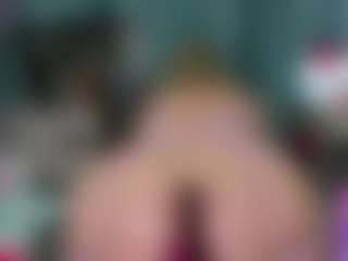 -R-A-R-E-'s Live Sex Cam Show