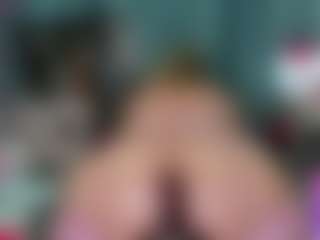 -R-A-R-E-'s Live Sex Cam Show
