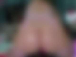 -R-A-R-E-'s Live Sex Cam Show