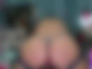 -R-A-R-E-'s Live Sex Cam Show