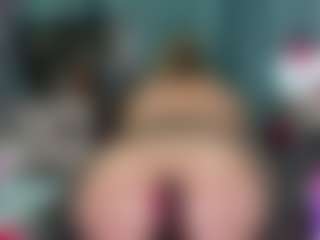 -R-A-R-E-'s Live Sex Cam Show