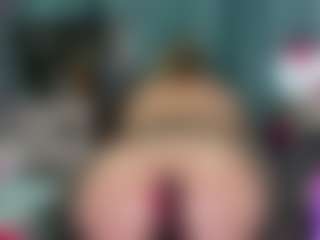 -R-A-R-E-'s Live Sex Cam Show