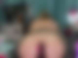 -R-A-R-E-'s Live Sex Cam Show