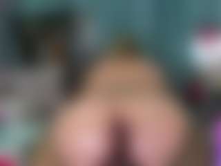 -R-A-R-E-'s Live Sex Cam Show