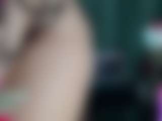-R-A-R-E-'s Live Sex Cam Show