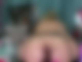 -R-A-R-E-'s Live Sex Cam Show