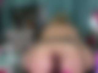 -R-A-R-E-'s Live Sex Cam Show