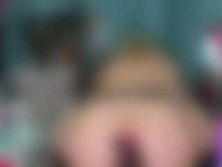 -R-A-R-E-'s Live Sex Cam Show