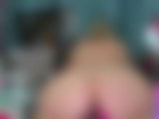 -R-A-R-E-'s Live Sex Cam Show