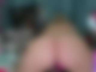 -R-A-R-E-'s Live Sex Cam Show