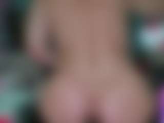 -R-A-R-E-'s Live Sex Cam Show