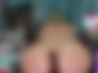 -R-A-R-E-'s Live Sex Cam Show
