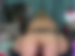 -R-A-R-E-'s Live Sex Cam Show