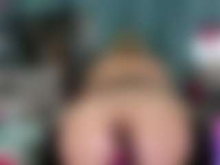 -R-A-R-E-'s Live Sex Cam Show