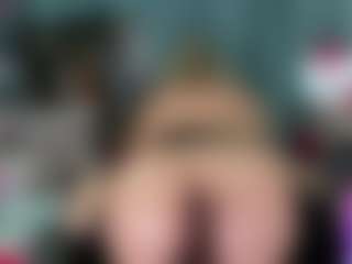 -R-A-R-E-'s Live Sex Cam Show