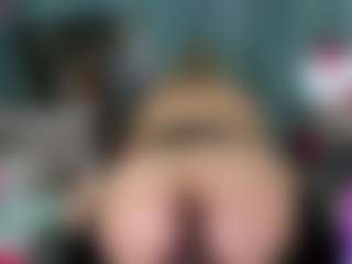 -R-A-R-E-'s Live Sex Cam Show