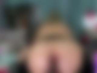 -R-A-R-E-'s Live Sex Cam Show