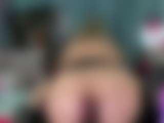 -R-A-R-E- MILF webcam performer live streaming
