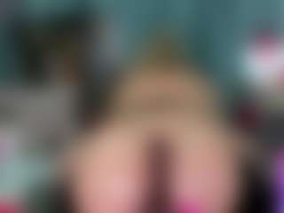 -R-A-R-E-'s Live Sex Cam Show