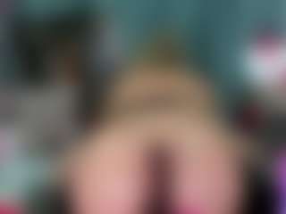 -R-A-R-E-'s Live Sex Cam Show