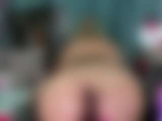 -R-A-R-E-'s Live Sex Cam Show