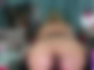 -R-A-R-E-'s Live Sex Cam Show