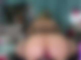 -R-A-R-E- MILF webcam performer live streaming