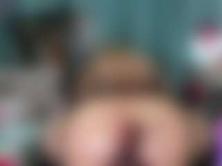 -R-A-R-E-'s Live Sex Cam Show