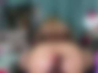 -R-A-R-E- MILF webcam performer live streaming