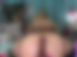 -R-A-R-E-'s Live Sex Cam Show