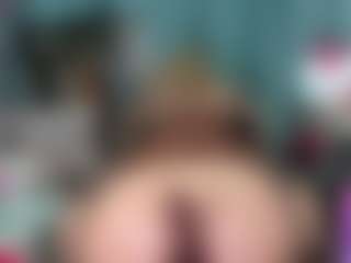 -R-A-R-E-'s Live Sex Cam Show