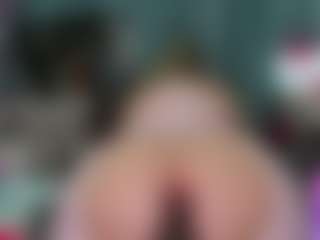 -R-A-R-E-'s Live Sex Cam Show