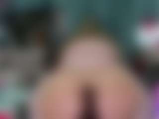 -R-A-R-E-'s Live Sex Cam Show