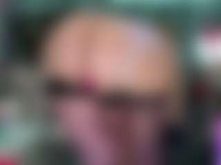 -R-A-R-E-'s Live Sex Cam Show