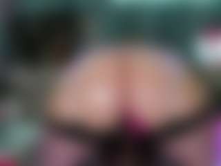 Live cam show with -R-A-R-E- - Mature on Camsoda
