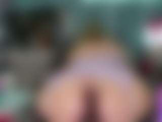 -R-A-R-E-'s Live Sex Cam Show