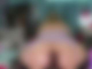 -R-A-R-E-'s Live Sex Cam Show