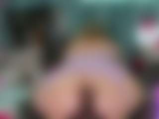 -R-A-R-E-'s Live Sex Cam Show