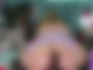 -R-A-R-E-'s Live Sex Cam Show