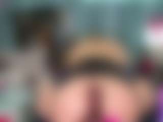 -R-A-R-E-'s Live Sex Cam Show