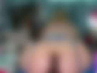 -R-A-R-E-'s Live Sex Cam Show
