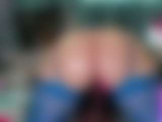 -R-A-R-E-'s Live Sex Cam Show